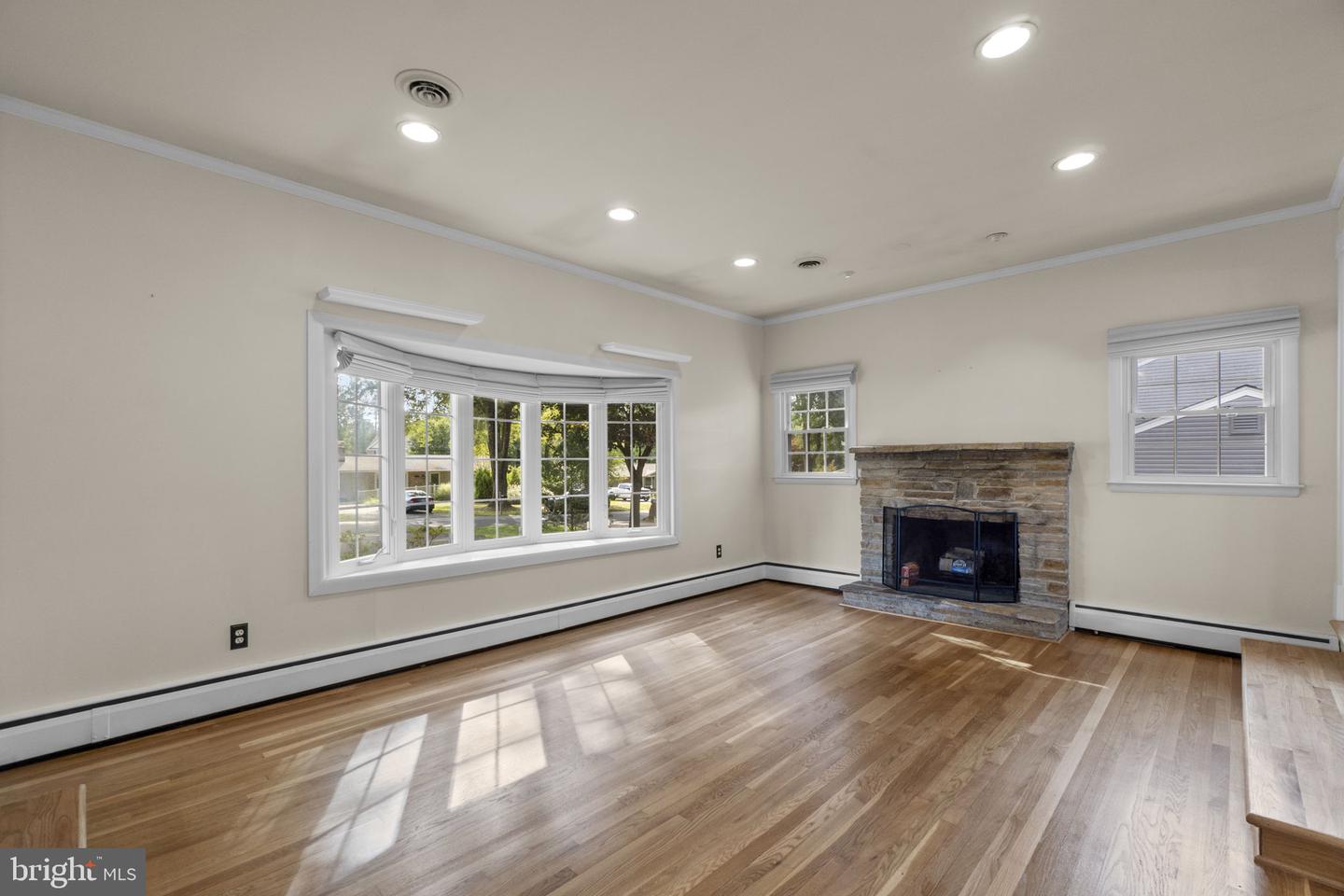 2802 Greenway Dr — photo