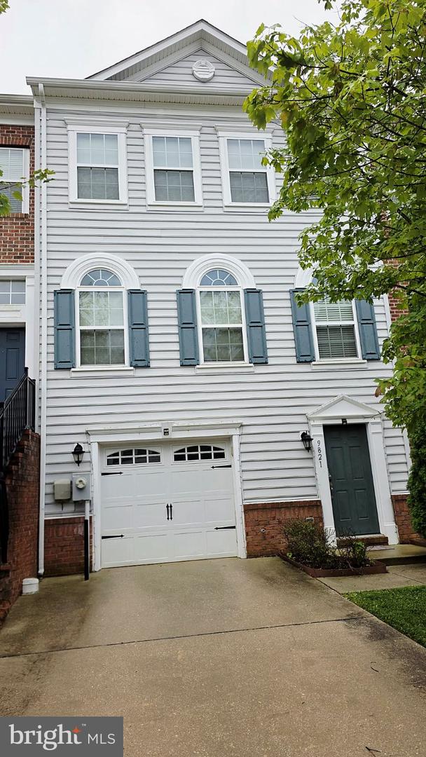 9821 Solar Crse — photo