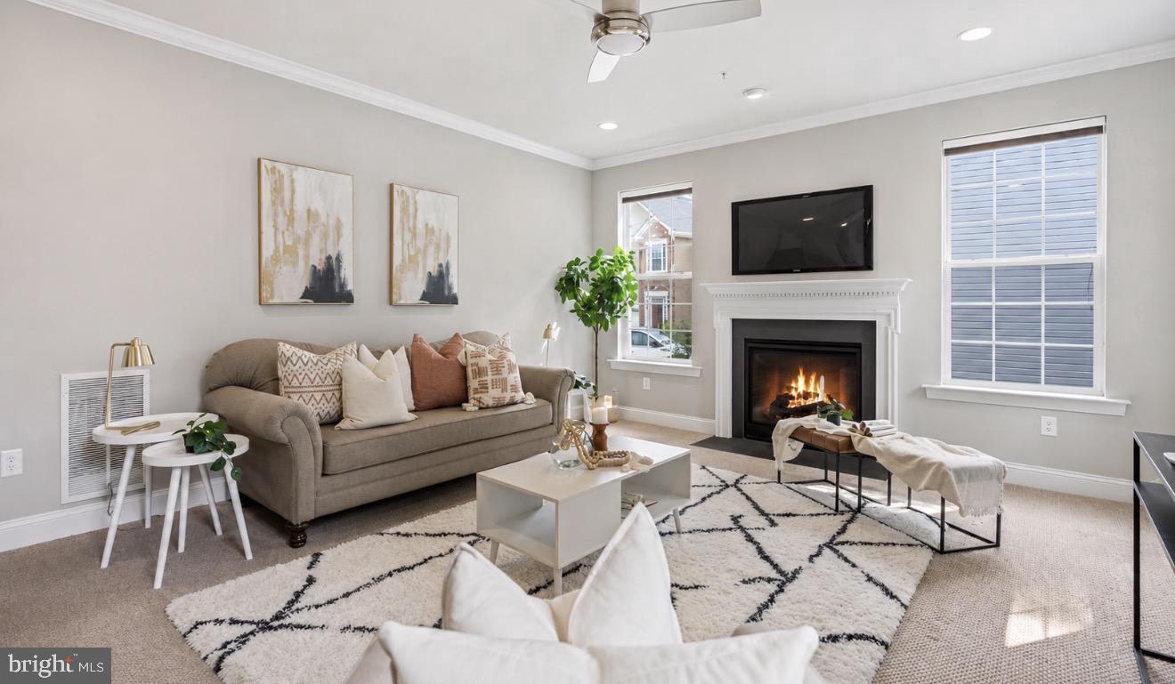 9252 Homestretch Ct — photo