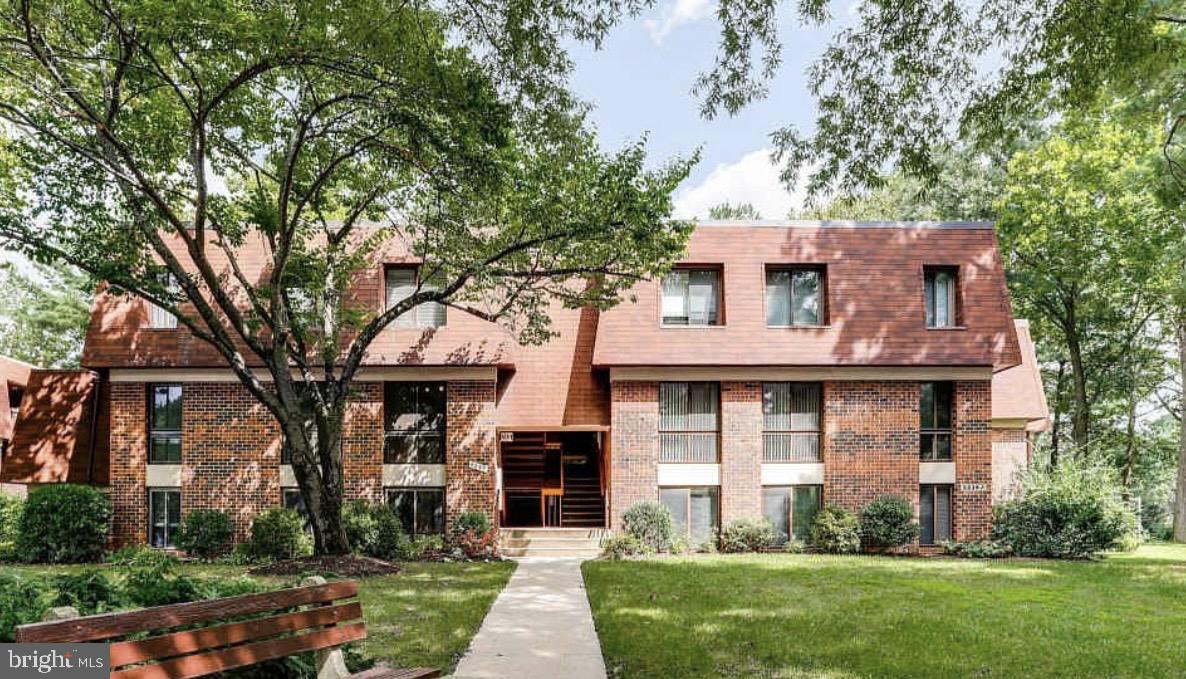 5237 W Running Brook Rd #202 — photo