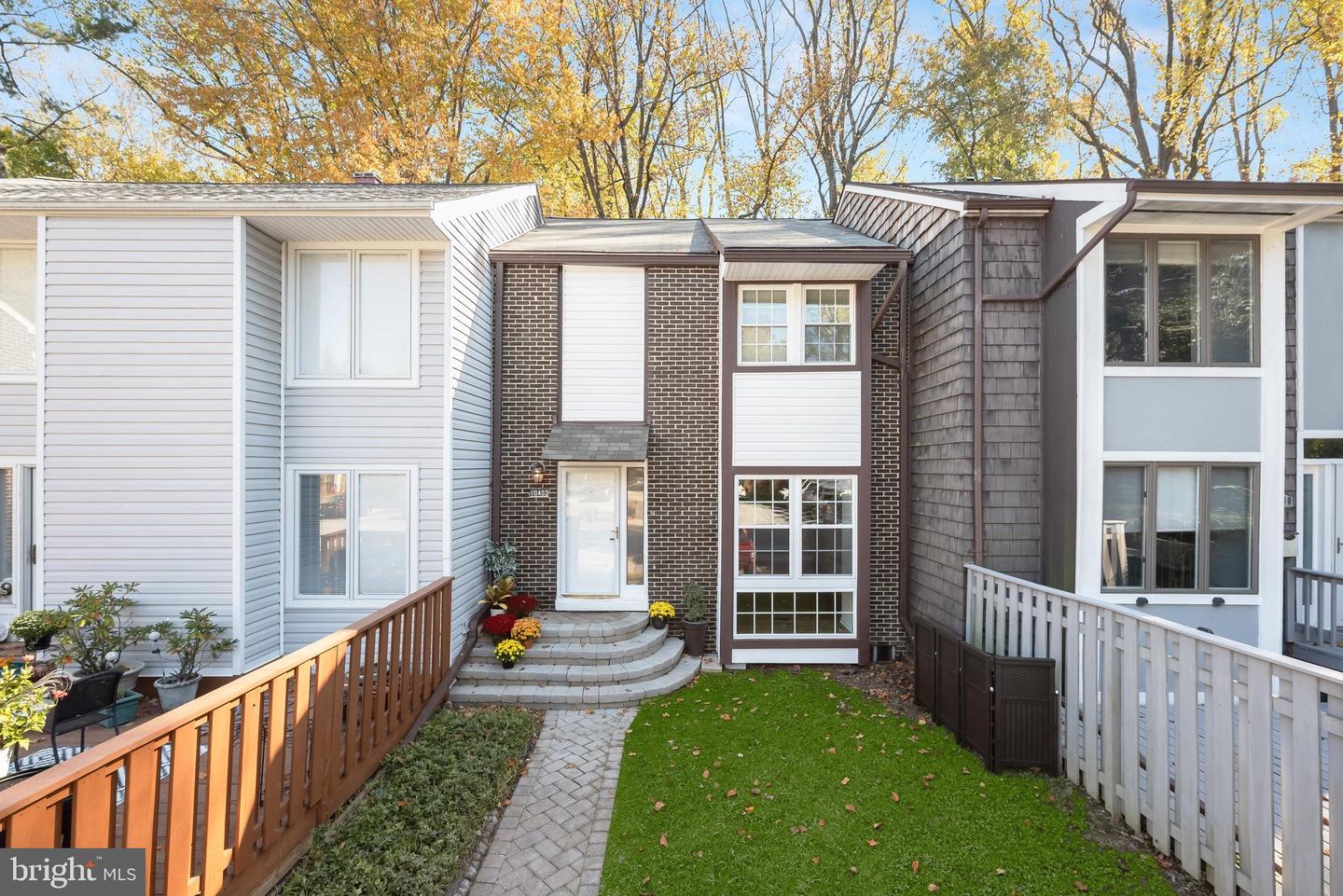 10402 May Wind Ct — photo