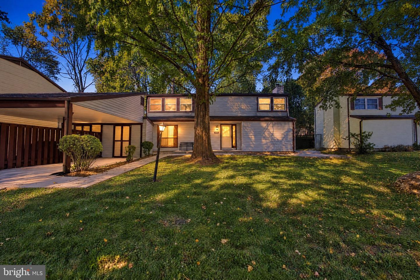 9076 Goldamber Grth — photo