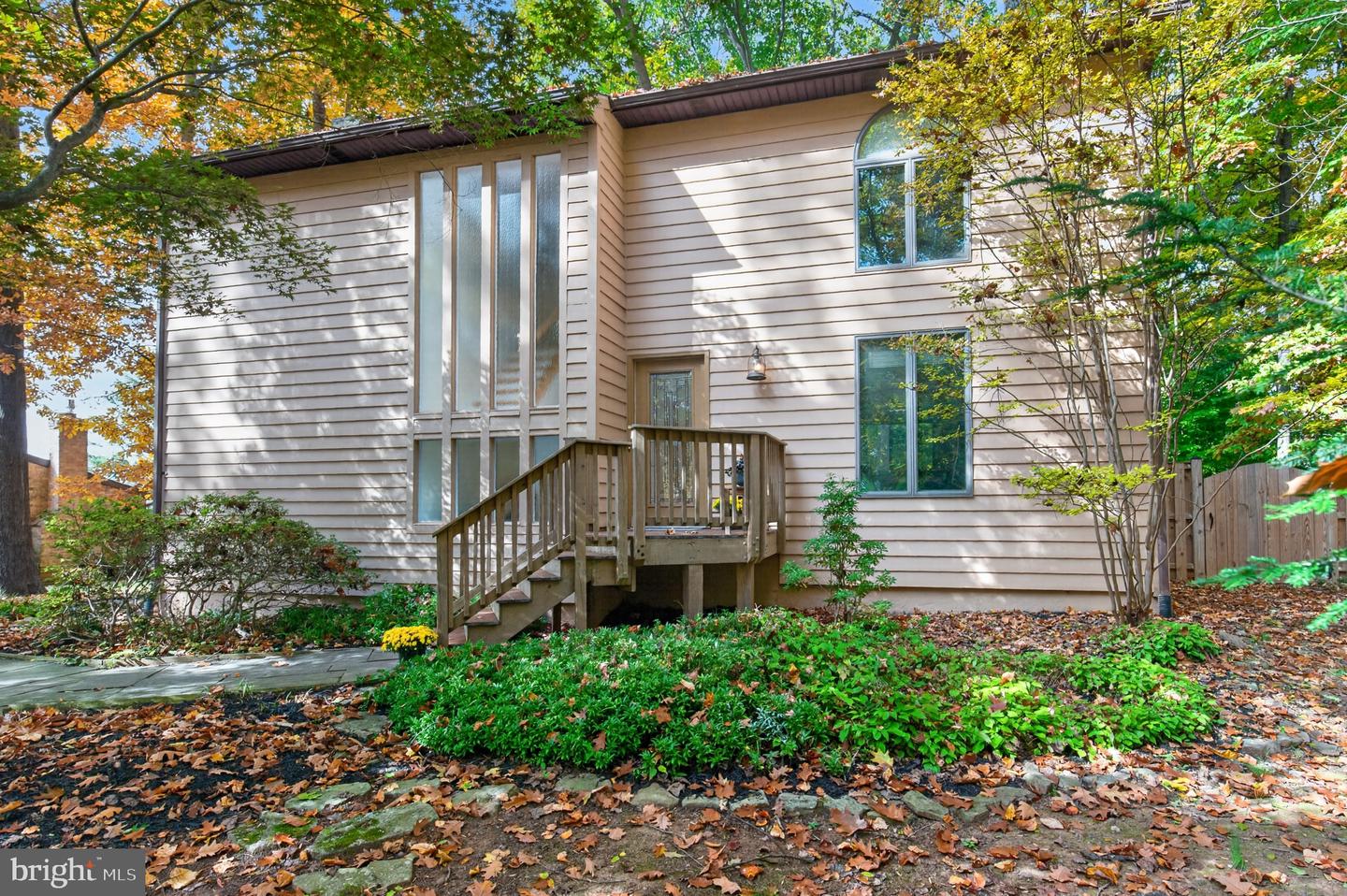 11002 Willow Bottom Dr — photo