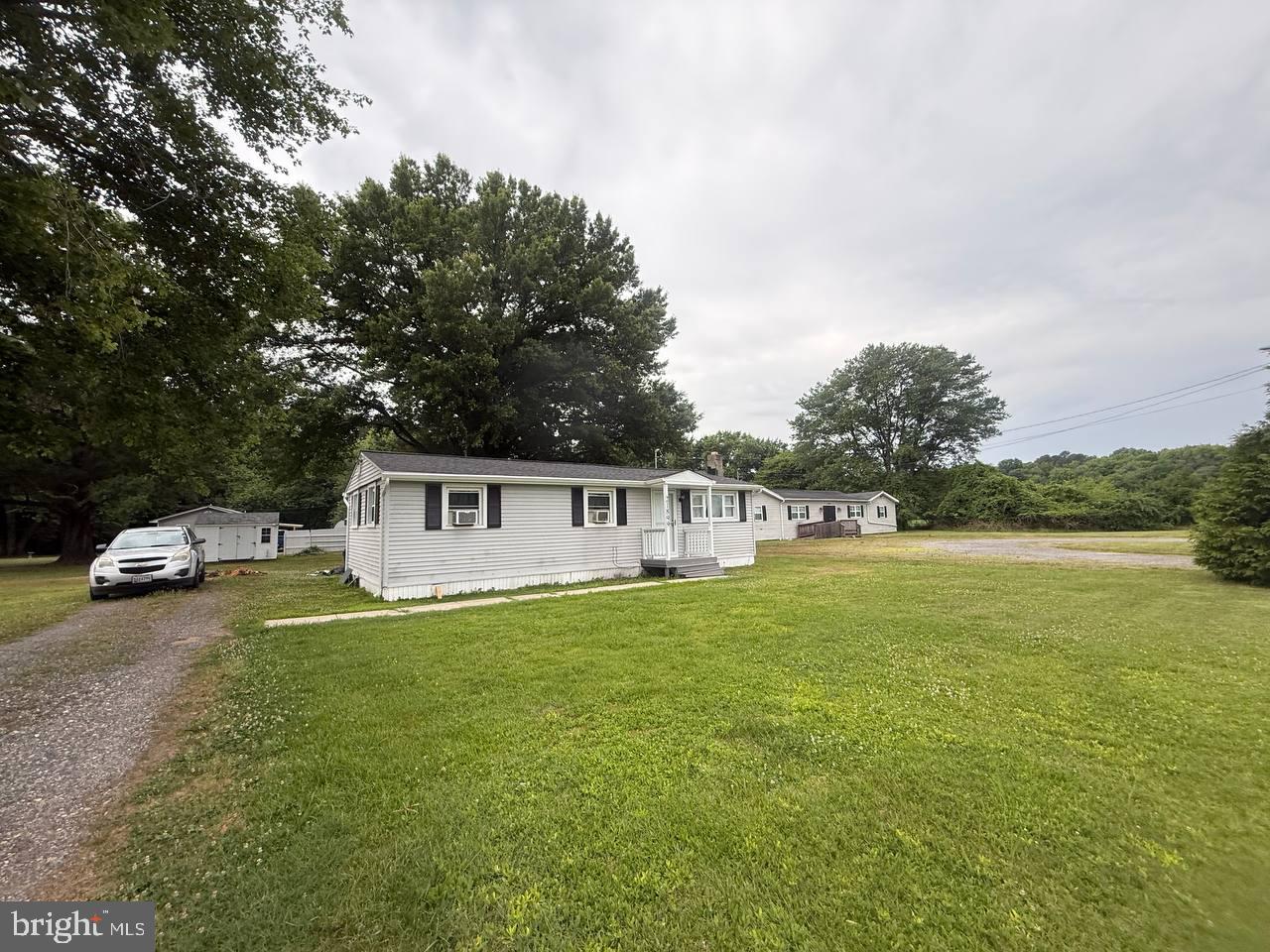 21899 Lovers Ln — photo