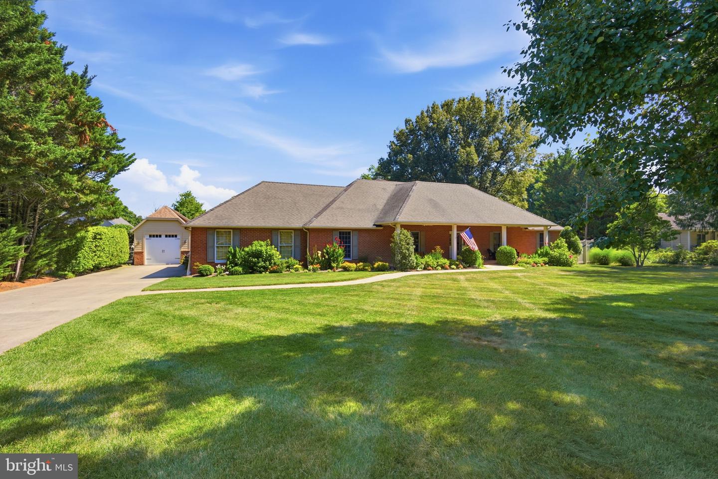7828 Country Club Ln — photo