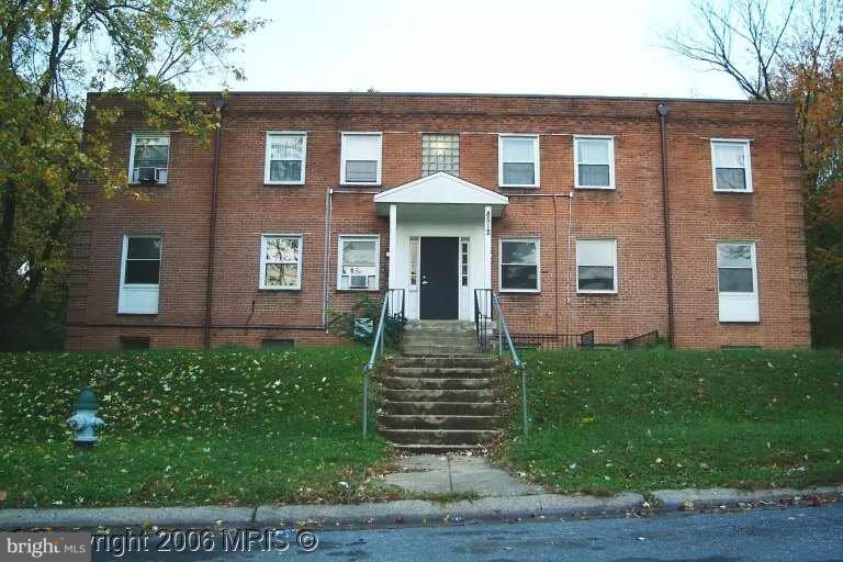 8512 Glenview Ave — photo