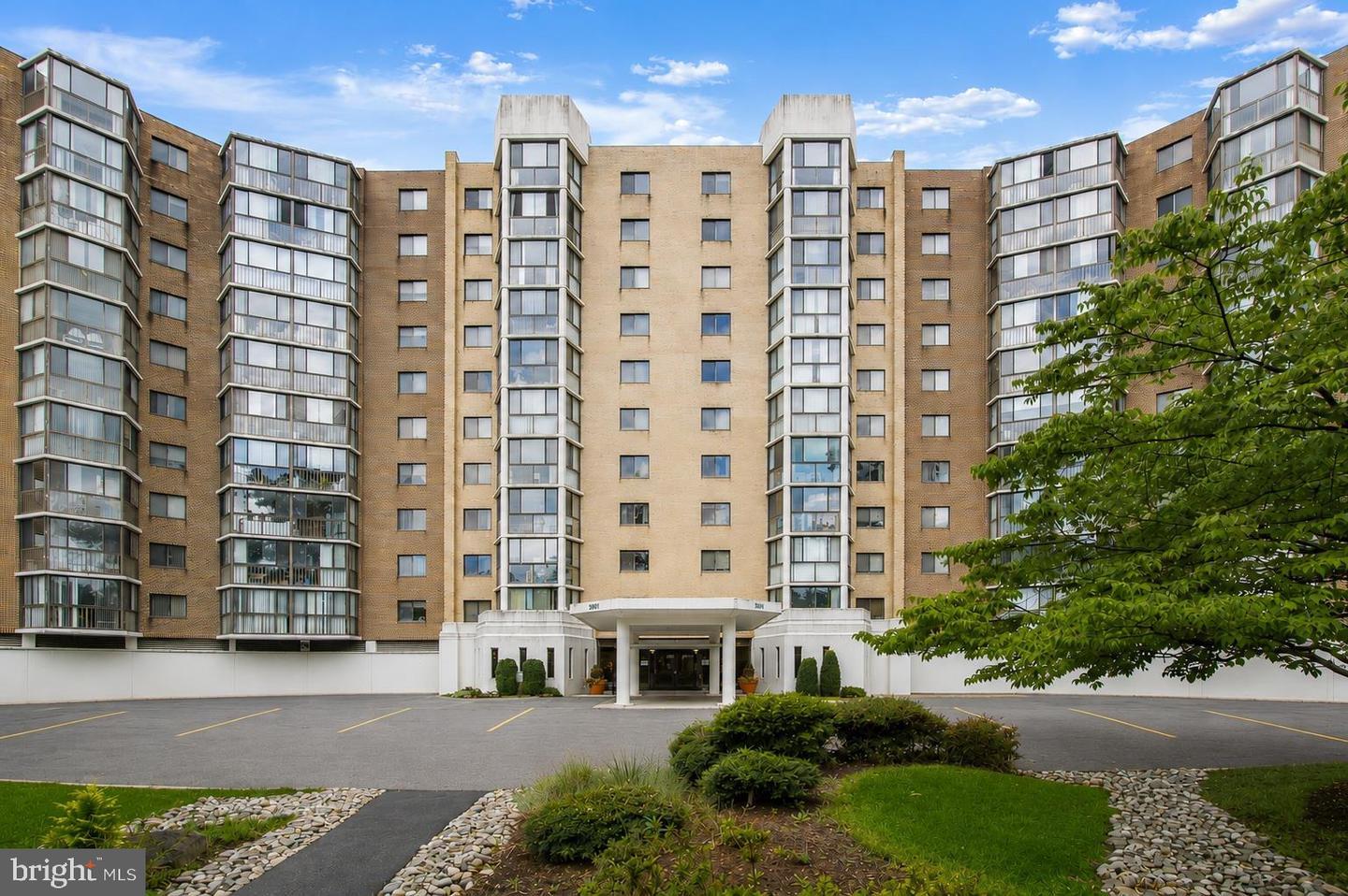 15101 Interlachen Dr #1-618 — photo