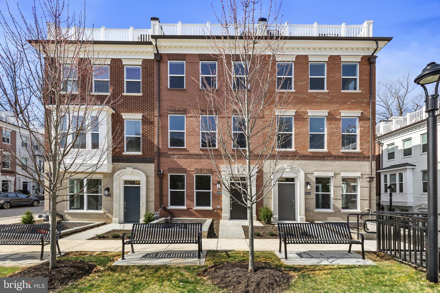 10302 Grosvenor Pl — photo