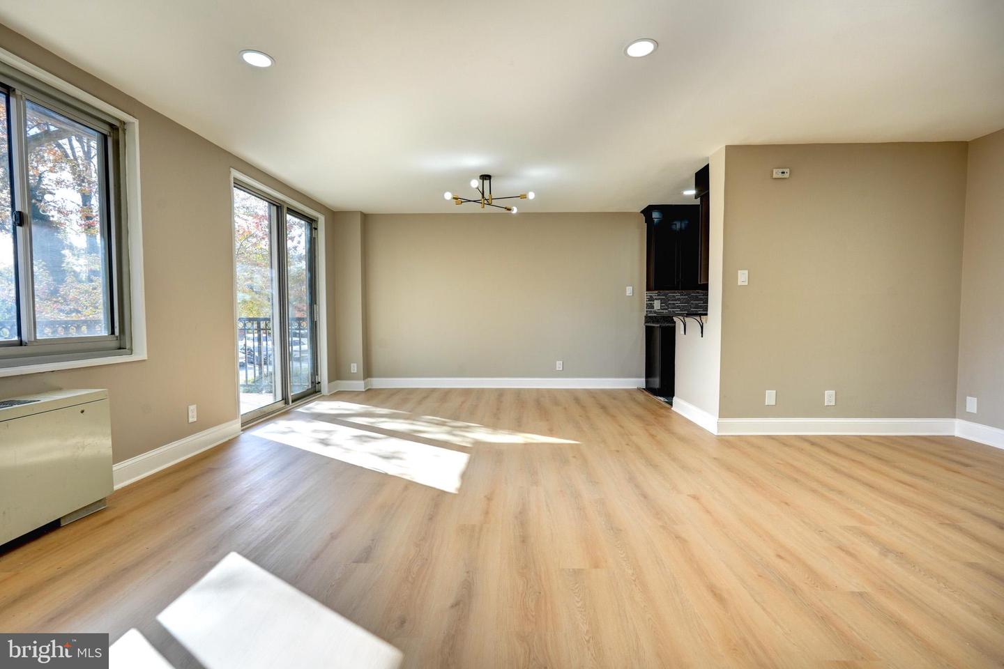 1900 Lyttonsville Road #211, Silver Spring, MD 20910 — photo 3