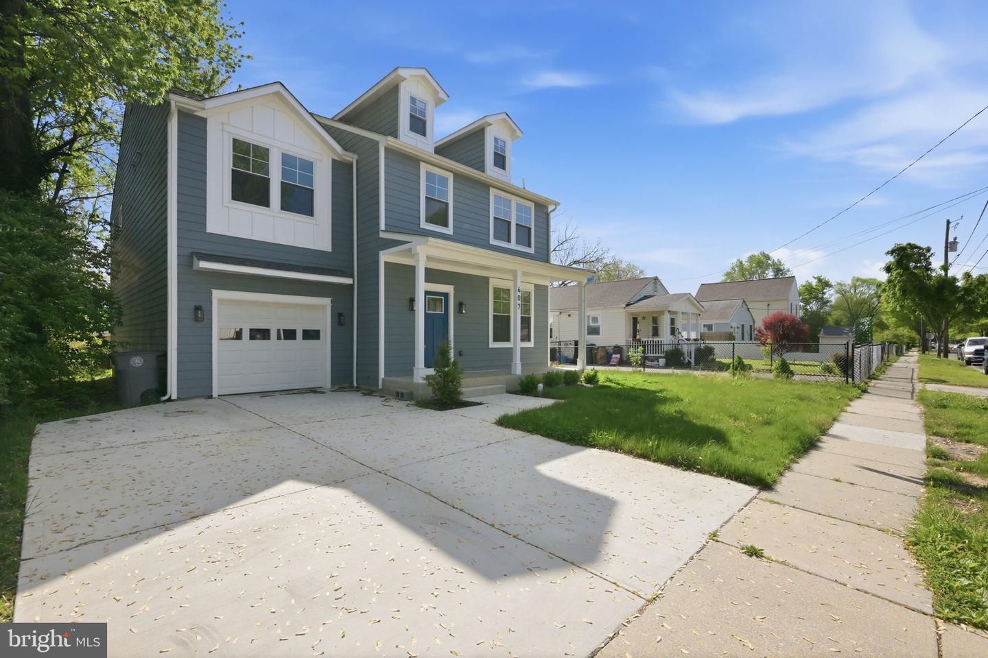 607 Burgundy Dr — photo