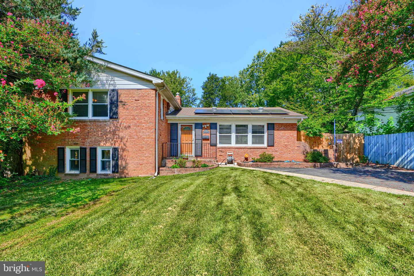 10708 Woodsdale Dr — photo
