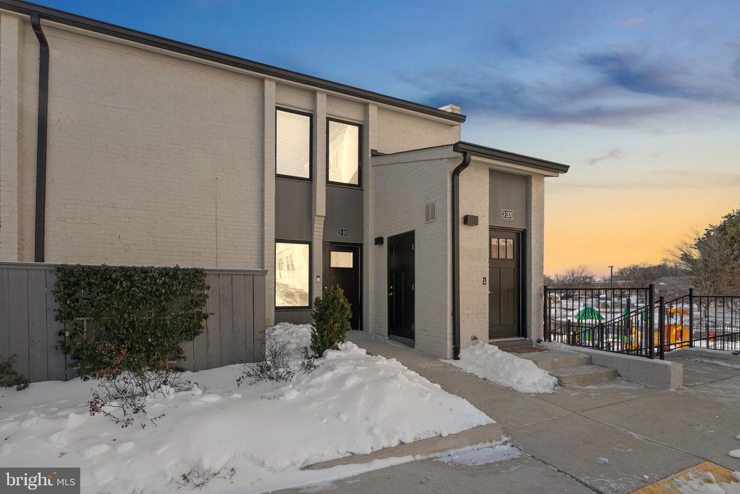 19520 Village Walk Dr #3-101 — photo