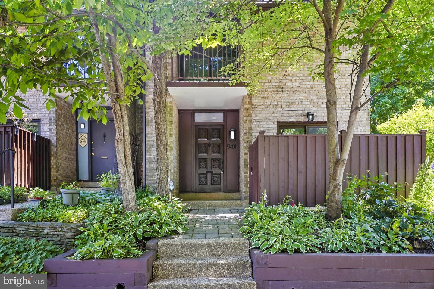 9201 Three Oaks Dr — photo