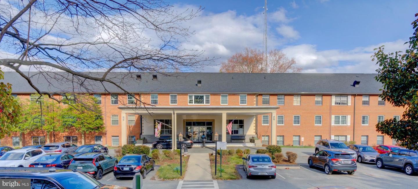 5301 Westbard Cir #208 — photo