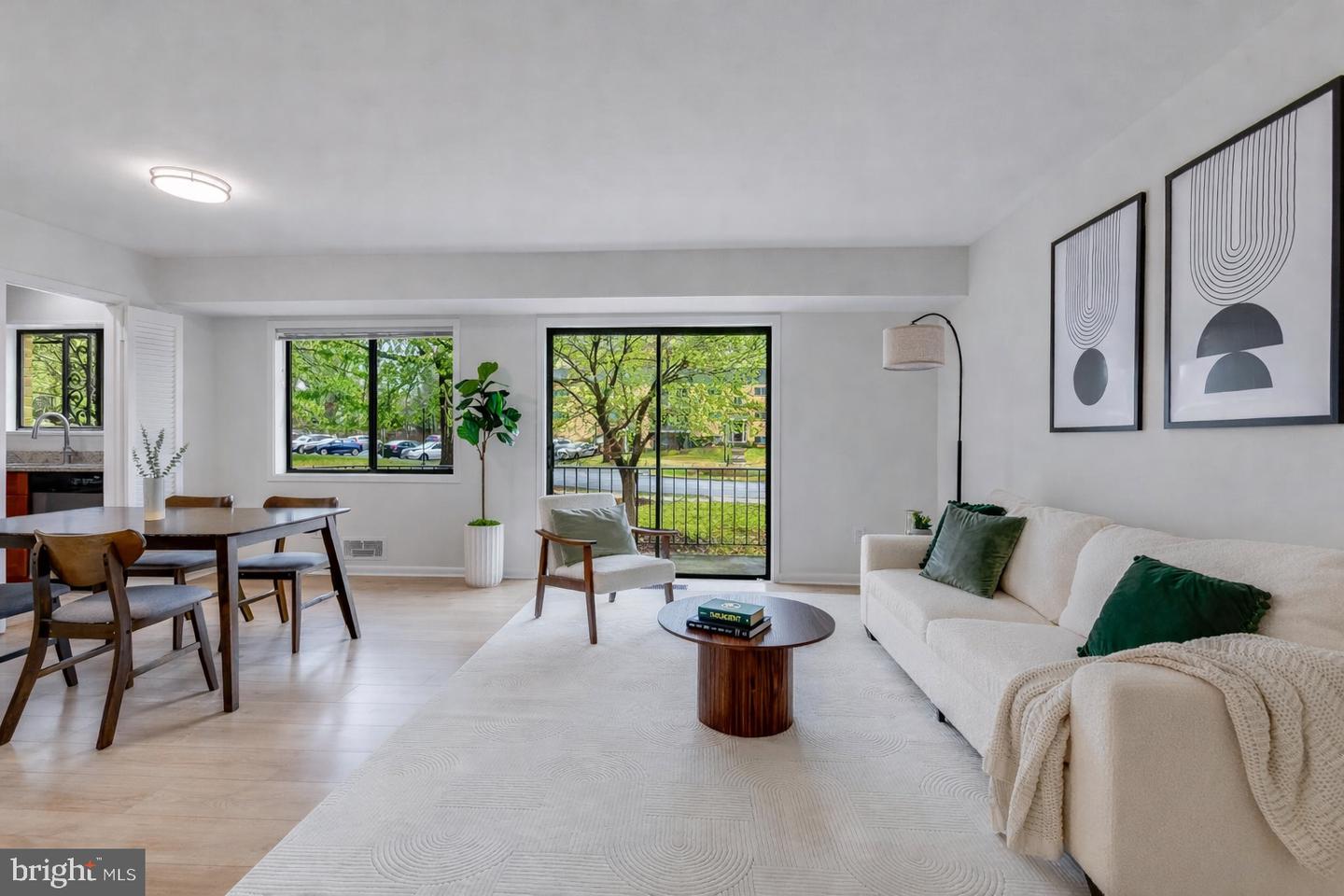 10636 Montrose Ave #101 — photo
