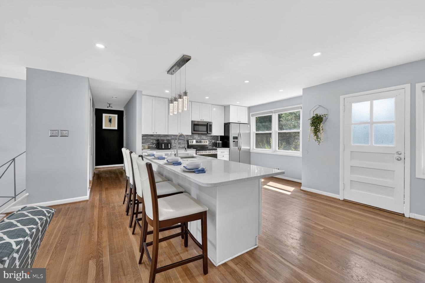 1104 Caddington Ave — photo