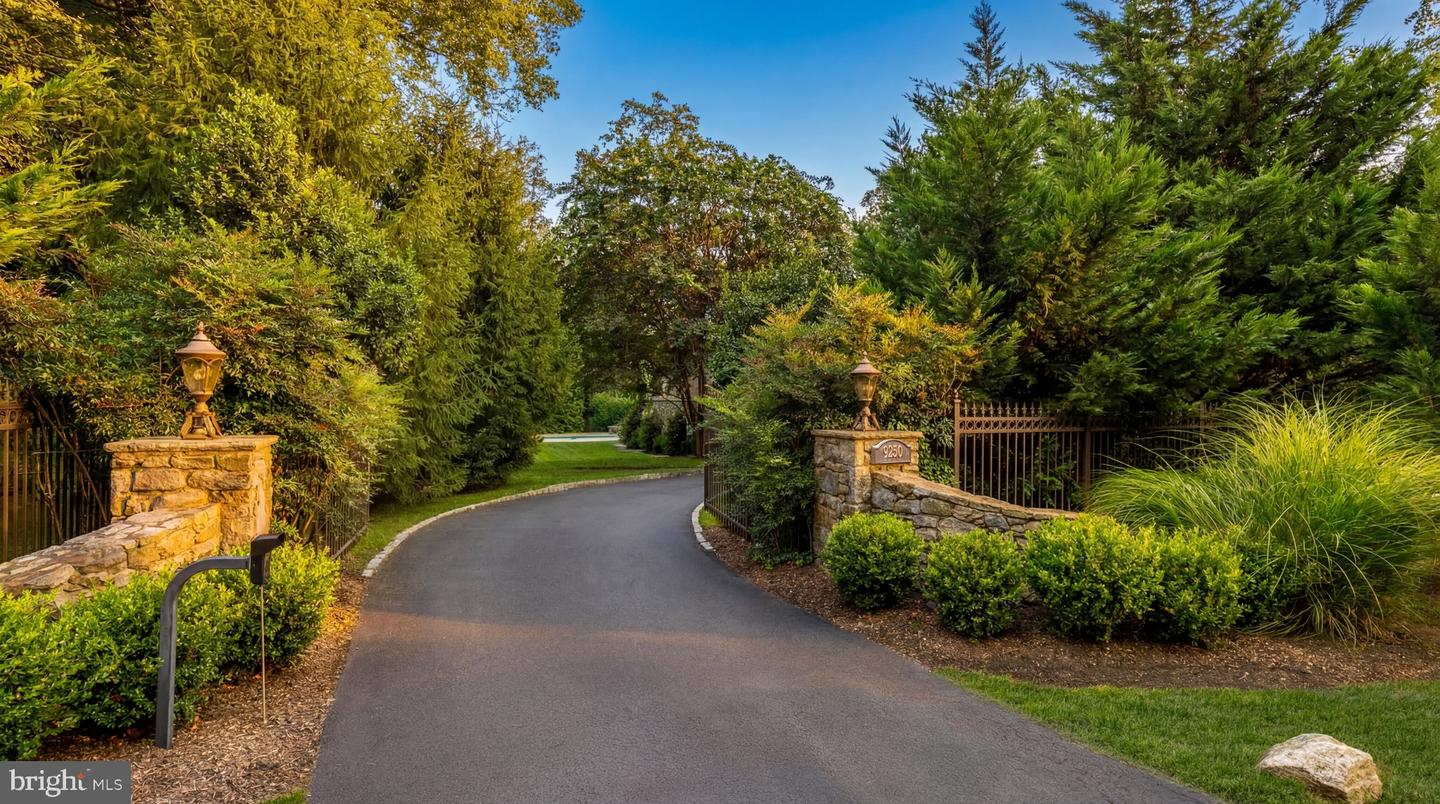 9250 Persimmon Tree Road, Potomac, MD 20854 — photo 2