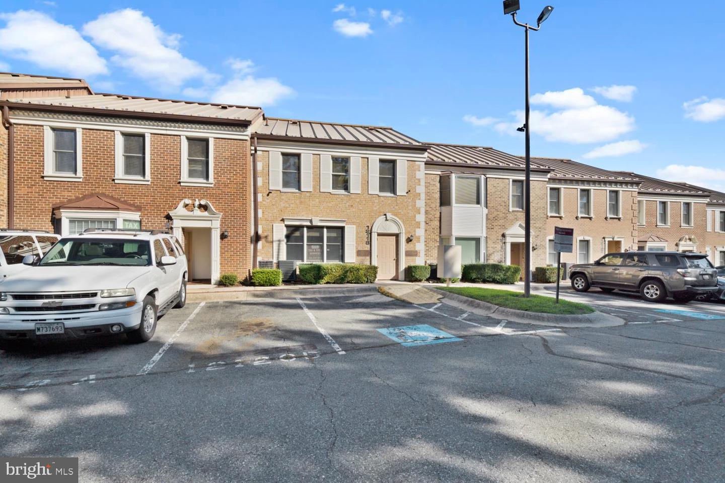 12118 /12120-Suites B Heritage Park Circle — photo