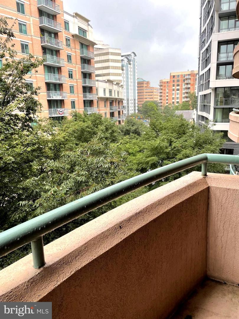 4808 Moorland Ln #409 — photo
