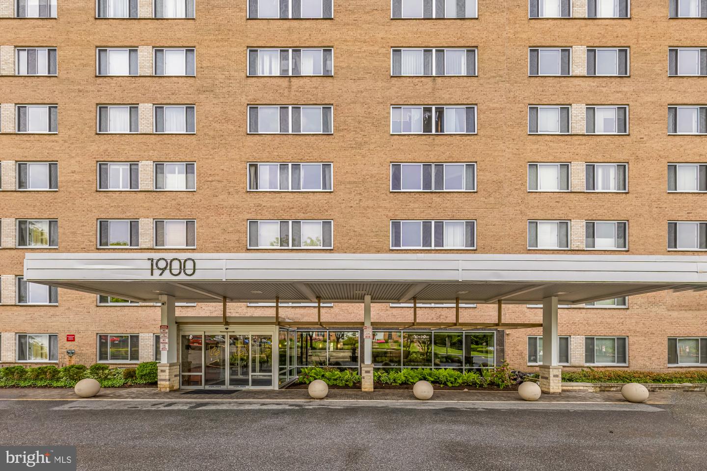 1900 Lyttonsville Road #818, Silver Spring, MD 20910 — photo 2