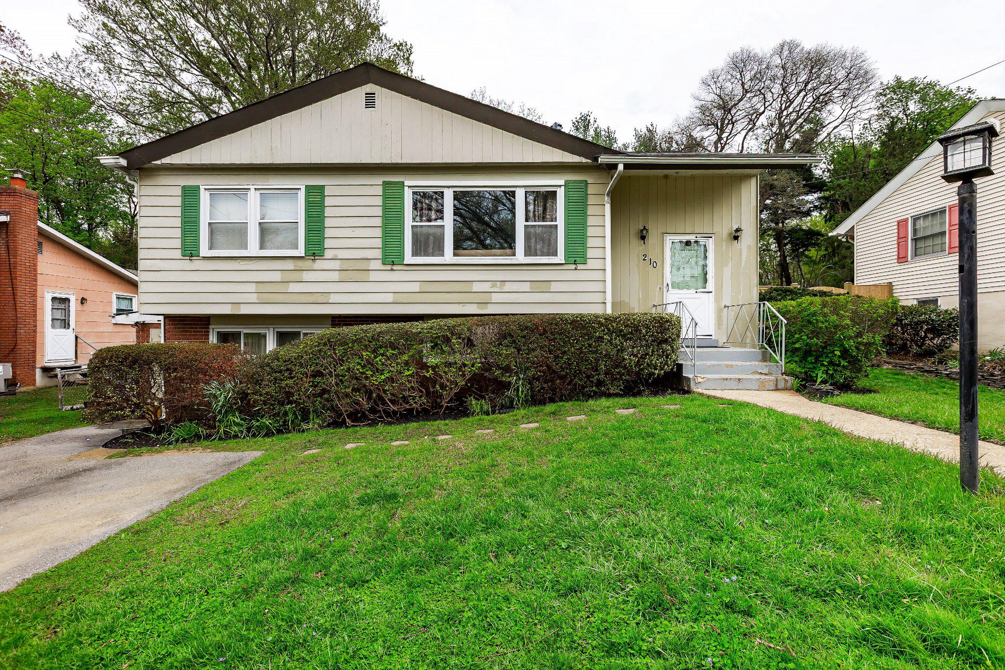 210 Hardy Pl — photo