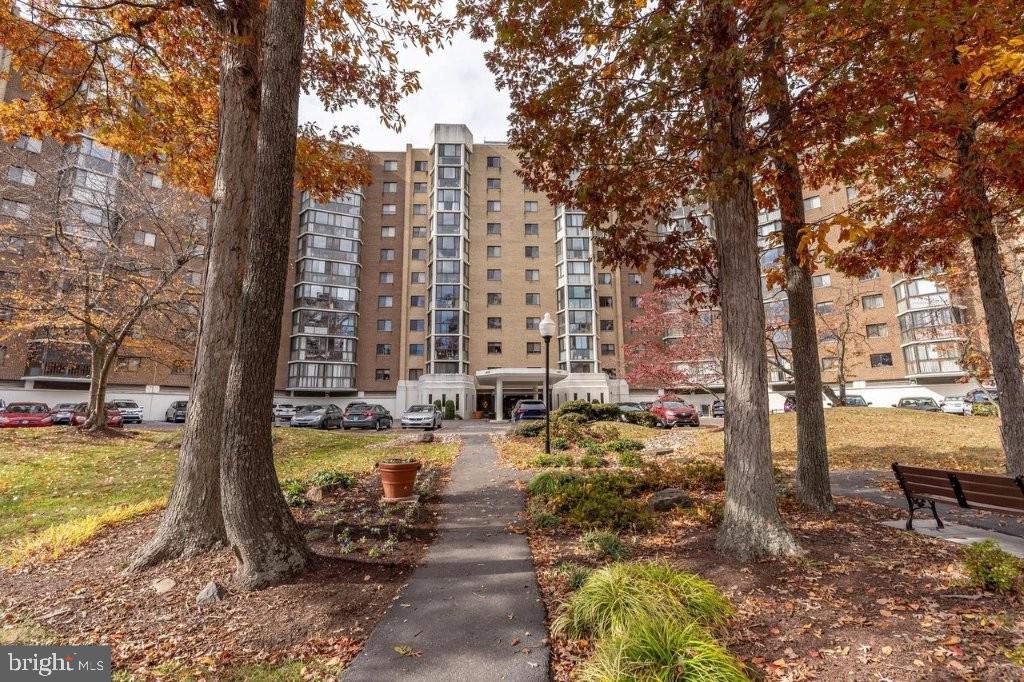 15101 Interlachen Dr #1-124 — photo