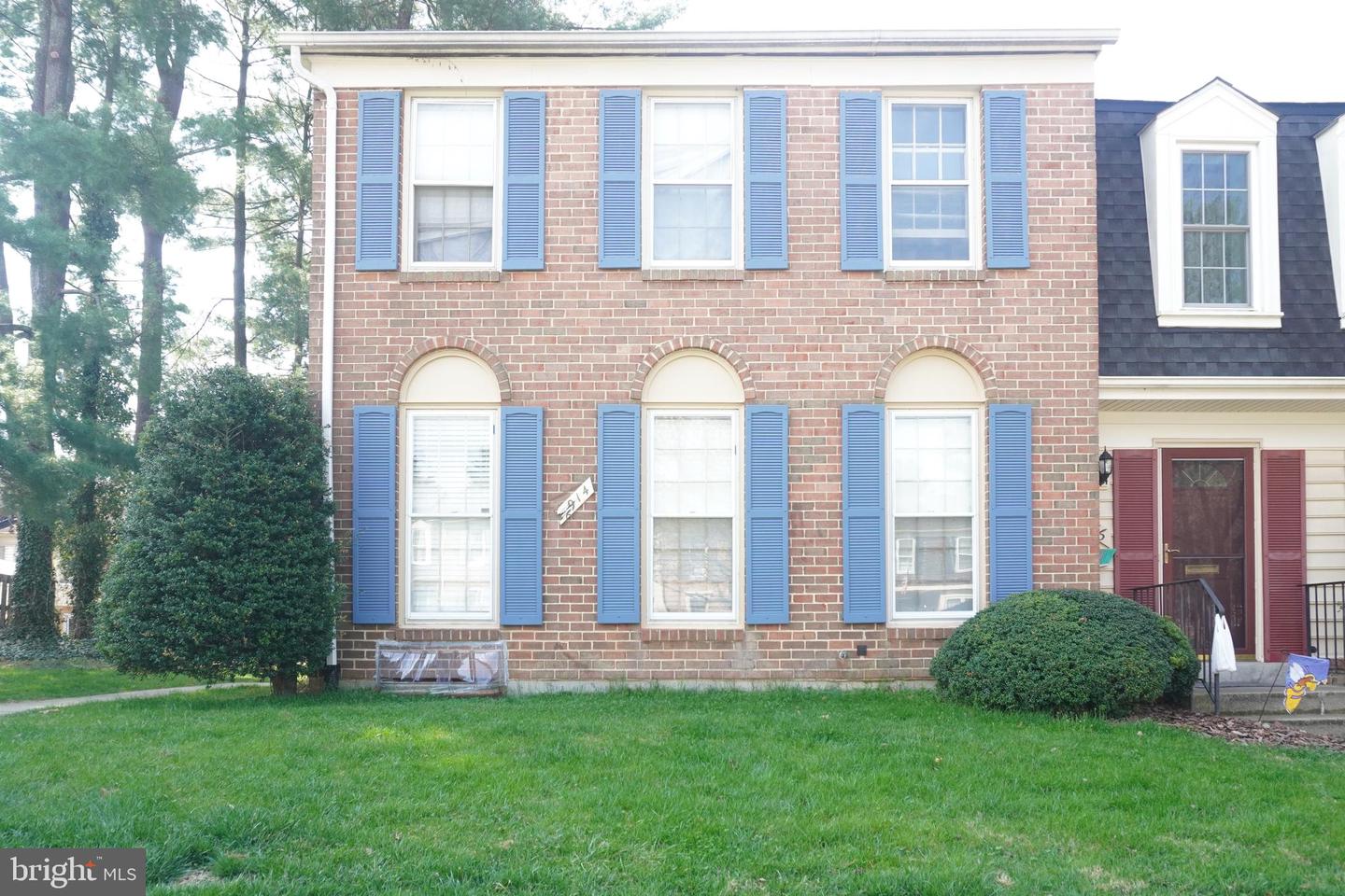 9914 Maple Leaf Dr — photo