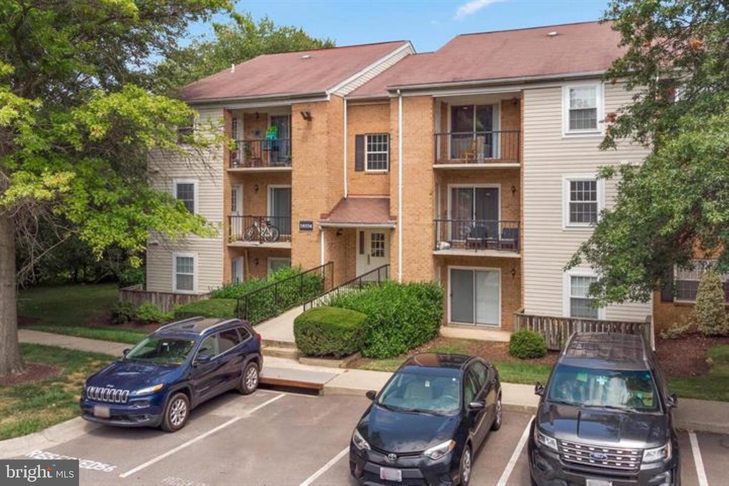 18334 Streamside Dr #304 — photo