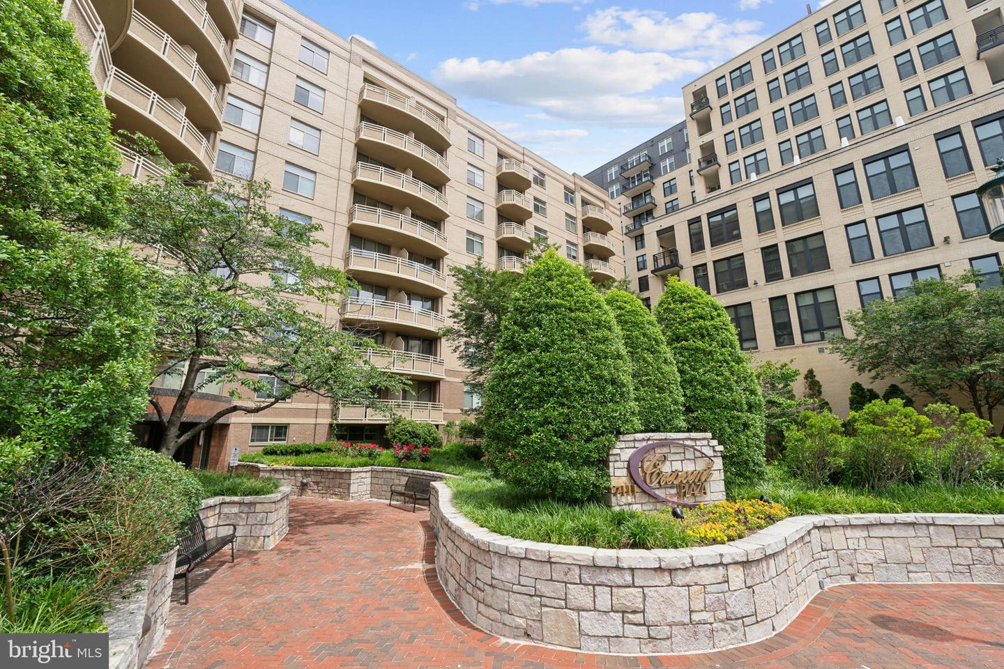 7111 Woodmont Ave #316 — photo