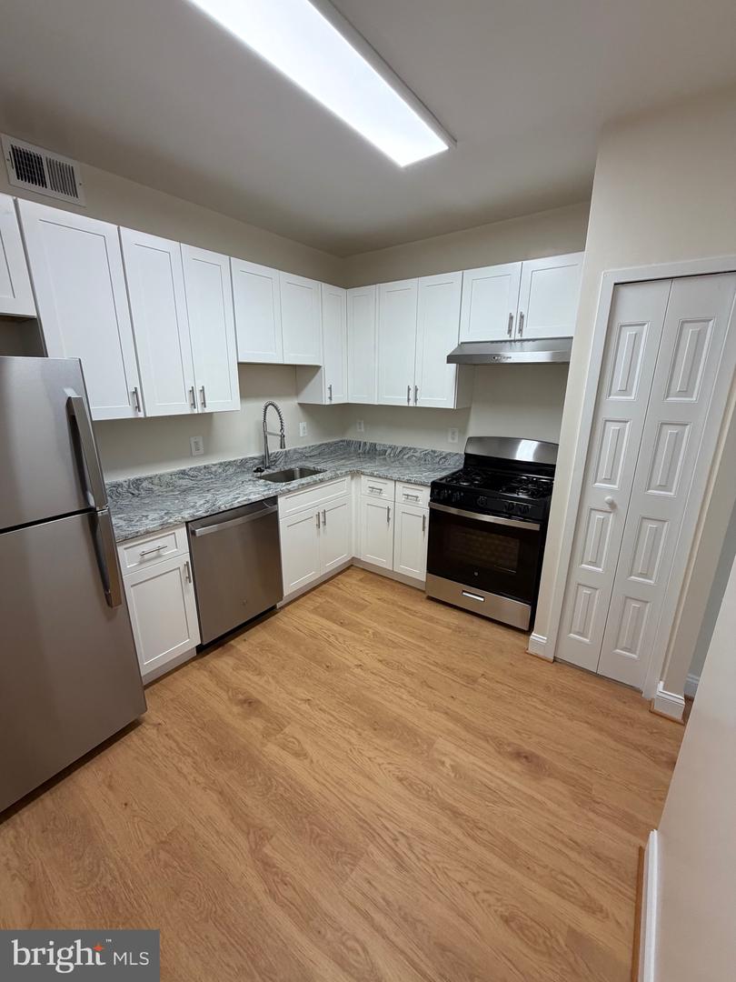 5225 Pooks Hill Rd #1821 South — photo