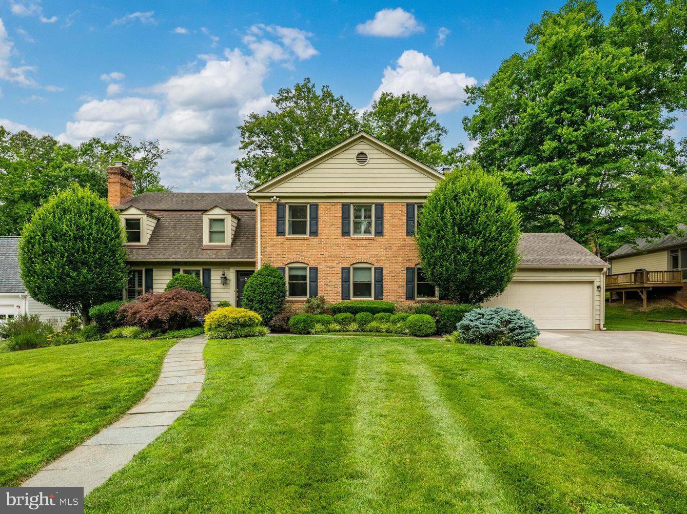 8308 River Falls Dr — photo