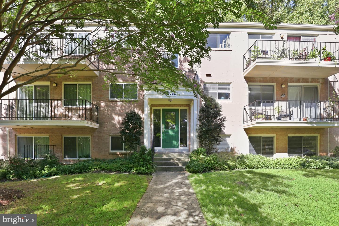 10530 Montrose Ave #M202 — photo