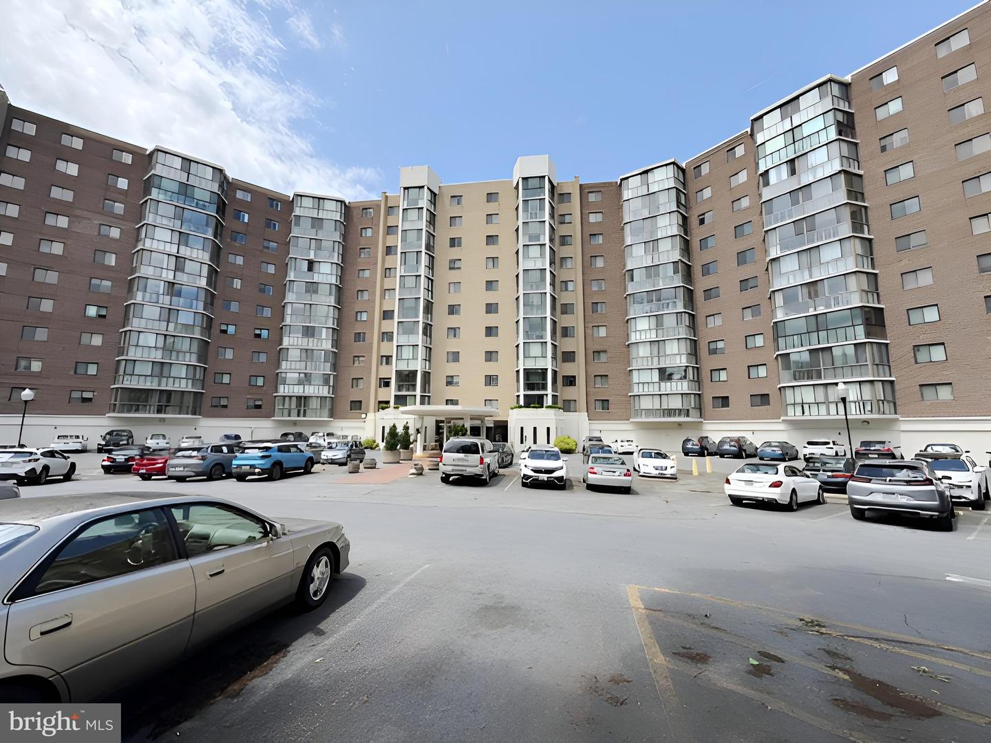 15115 Interlachen Dr #3-902 — photo