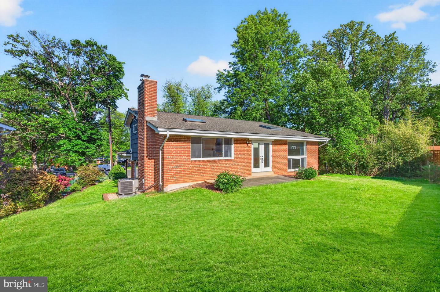914 Kenbrook Ct — photo