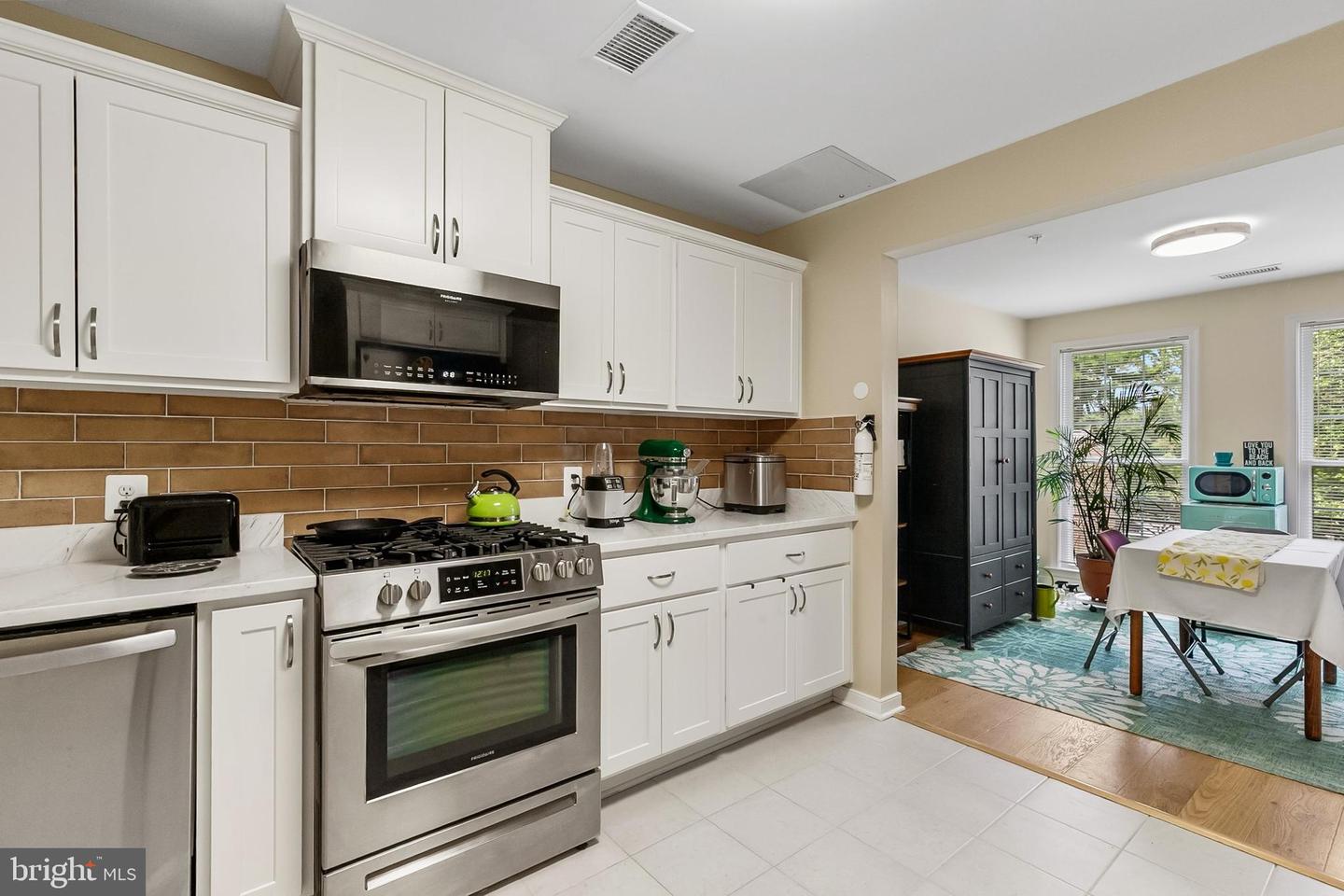 824 Quince Orchard Blvd #201 — photo