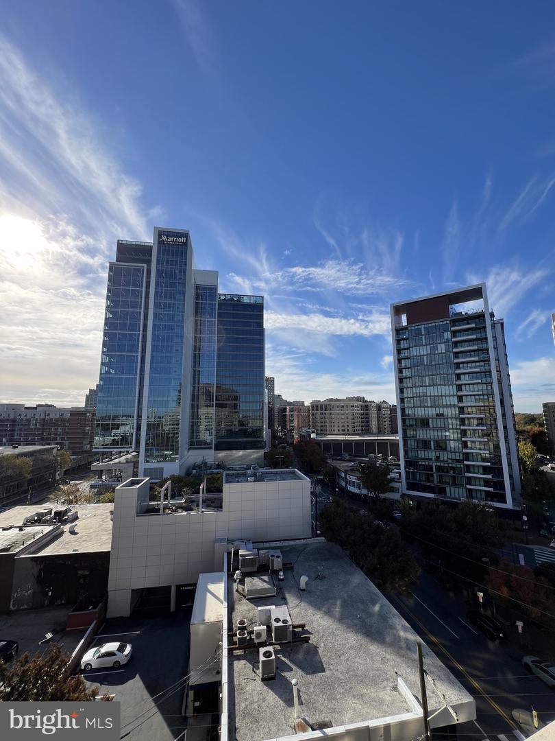 4801 Fairmont Ave #909 — photo