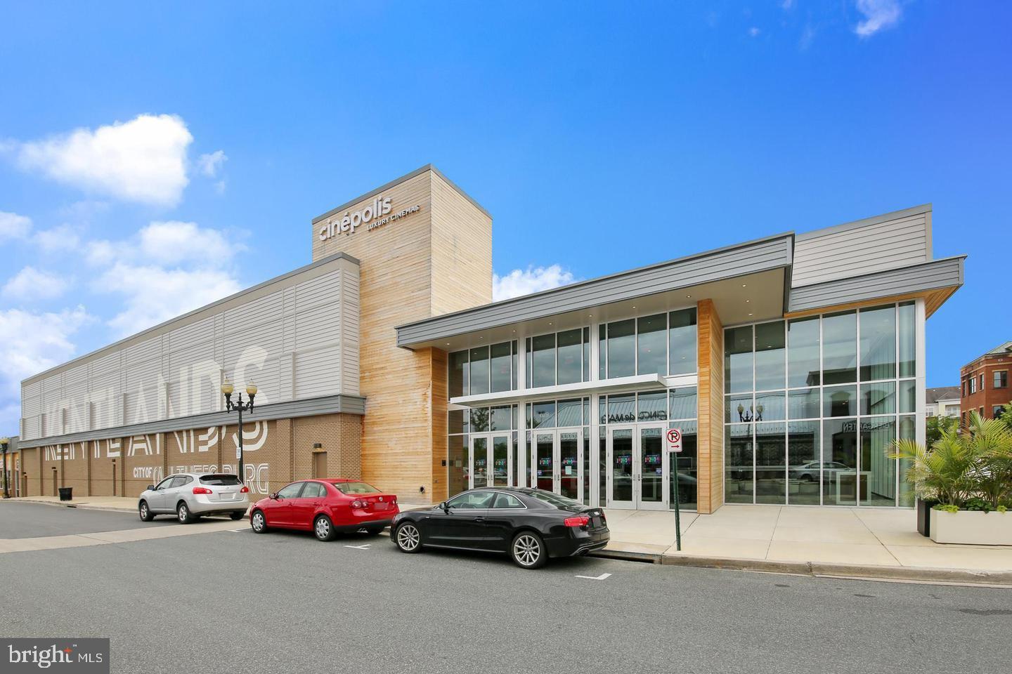 647-B Main St #647-B — photo