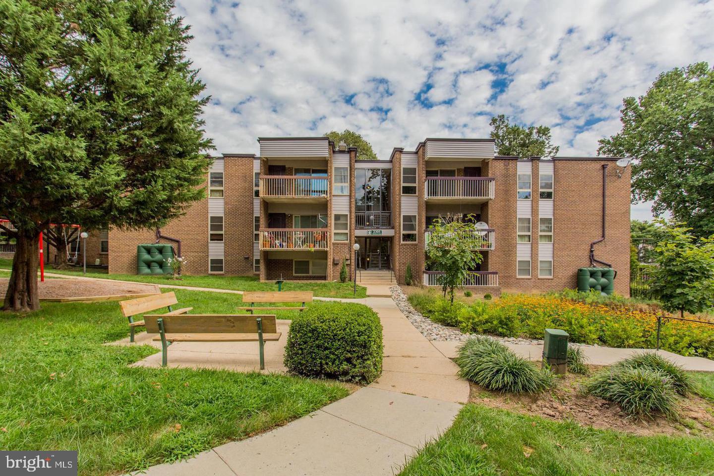 2305 Greenery Ln #204-3 — photo