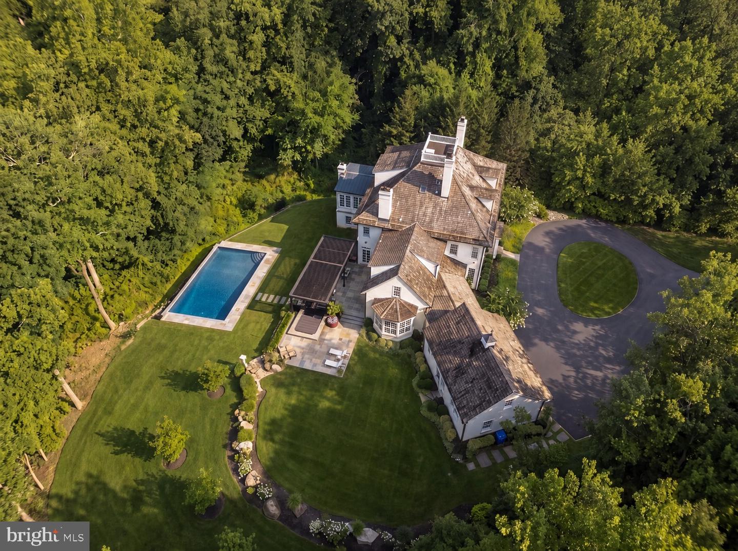 8611 Country Club Dr — photo