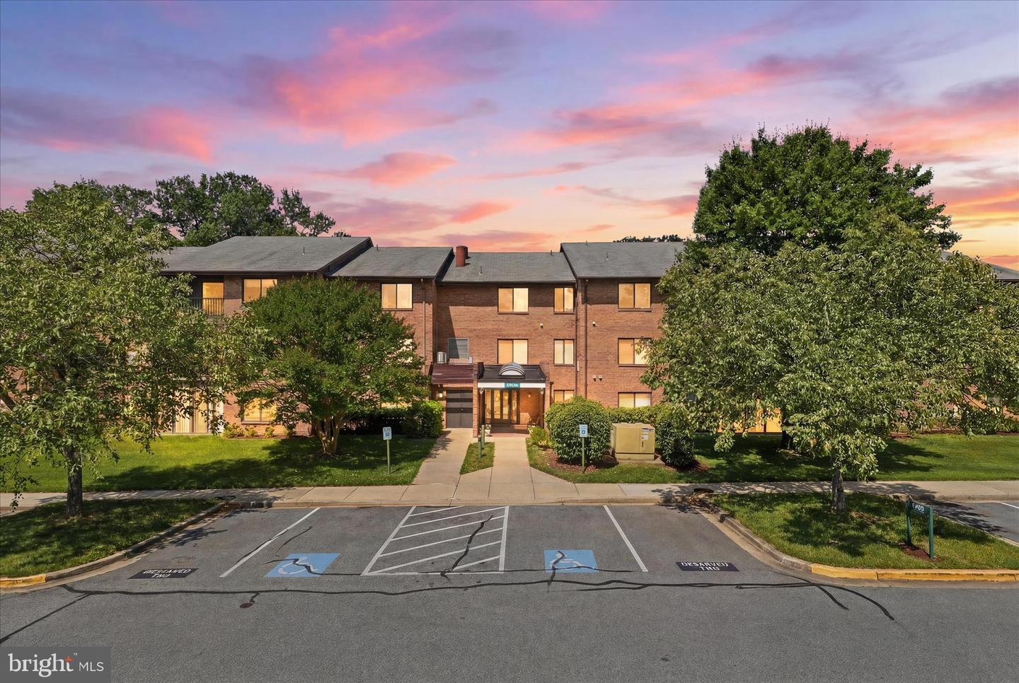 15300 Pine Orchard Dr #85-2E — photo
