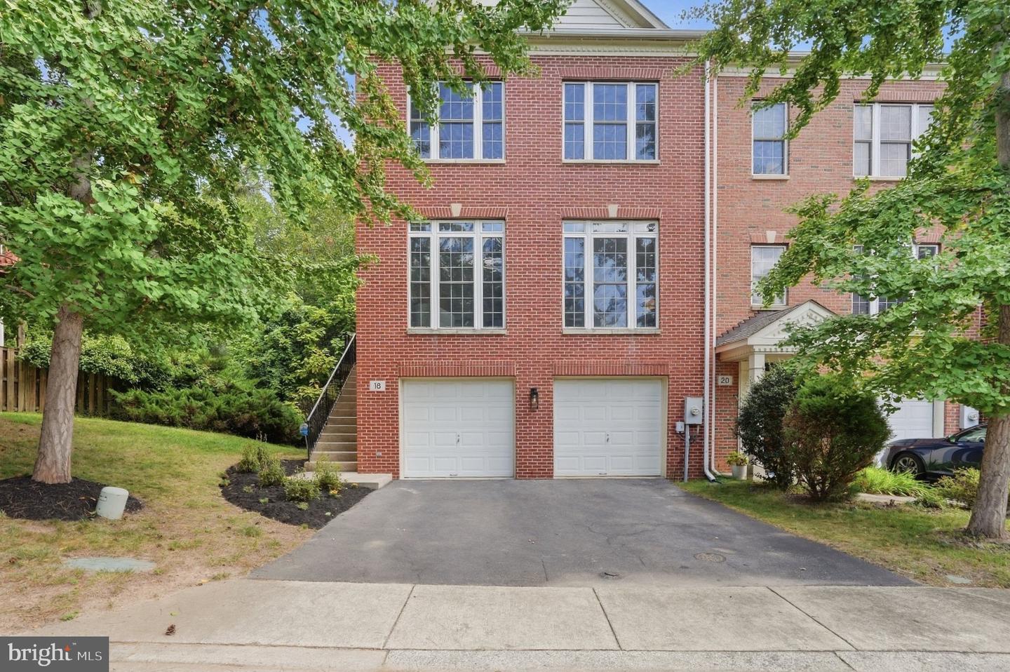 18 Waddington Ct — photo