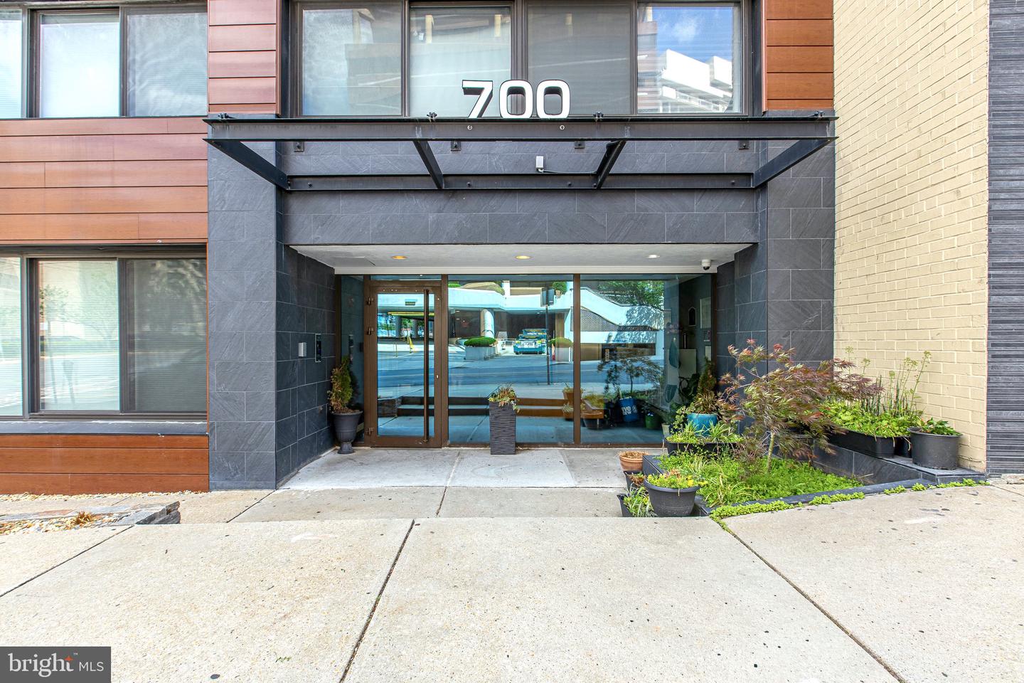 700 Roeder Rd #104 — photo