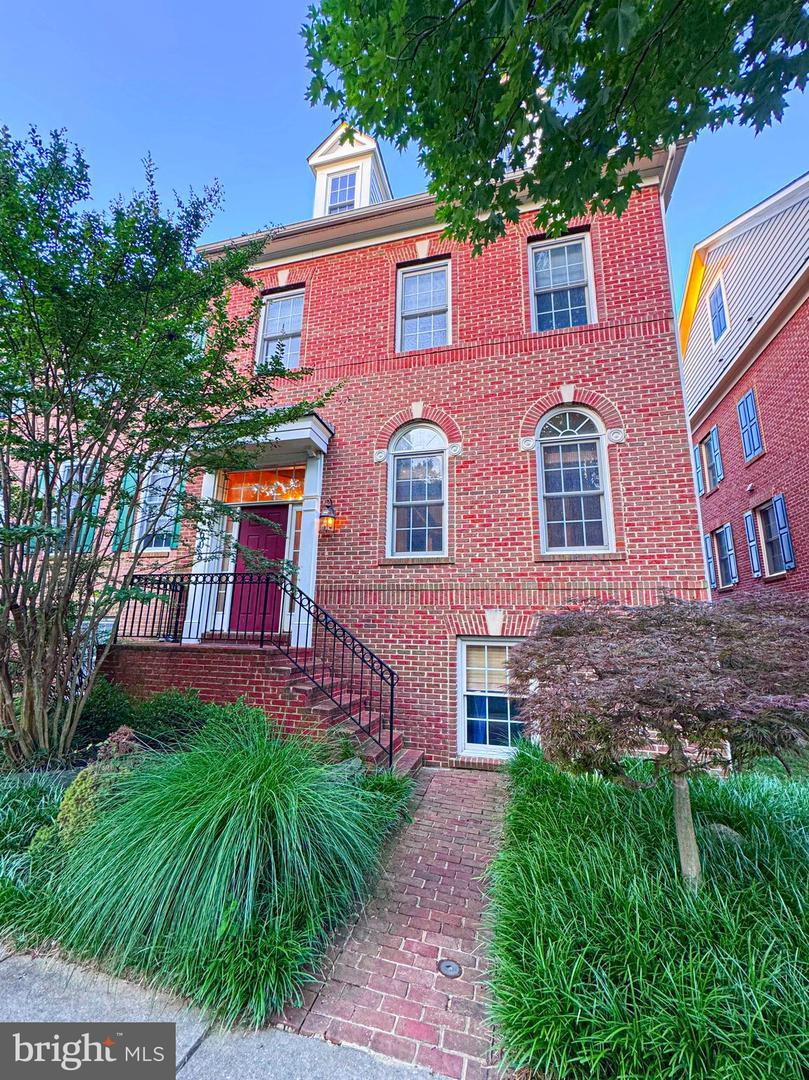 608 Pleasant Dr — photo