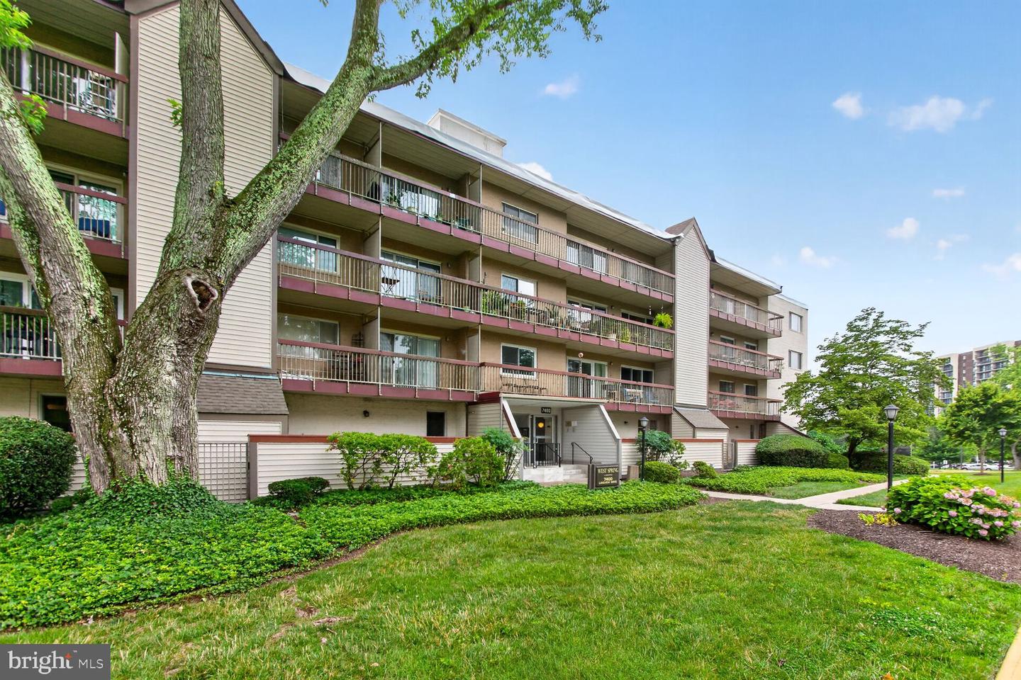 7400 Lakeview Dr #N203 — photo