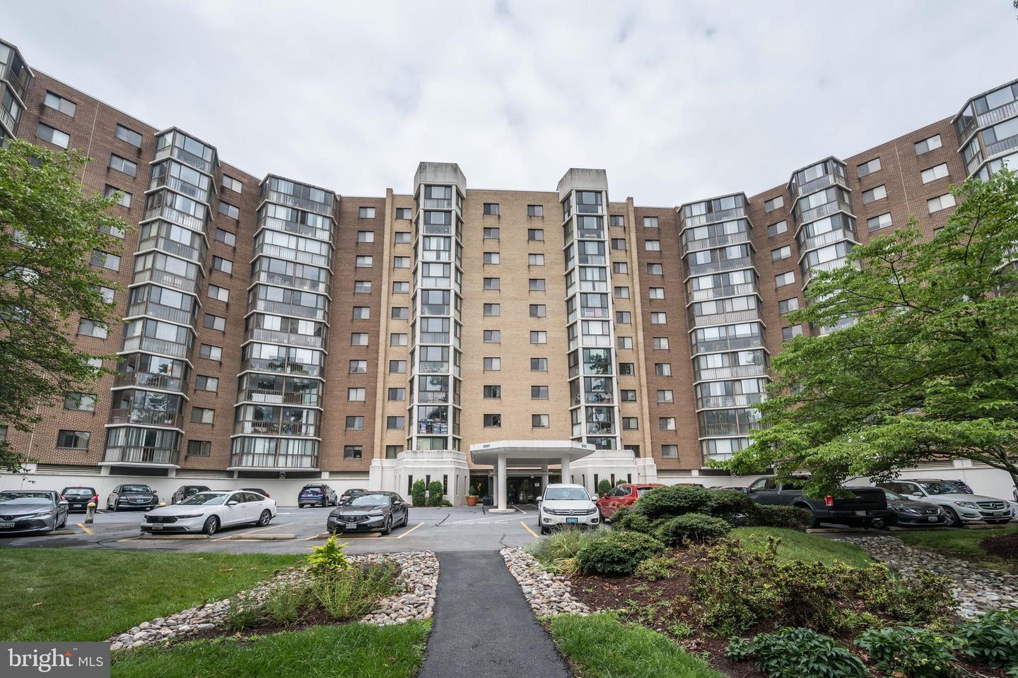 15101 Interlachen Dr #1-924 — photo