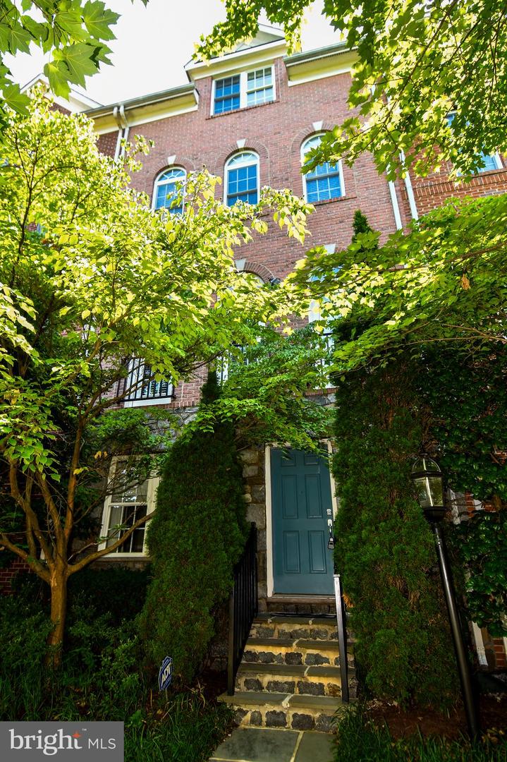 589 Cedar Spring St — photo