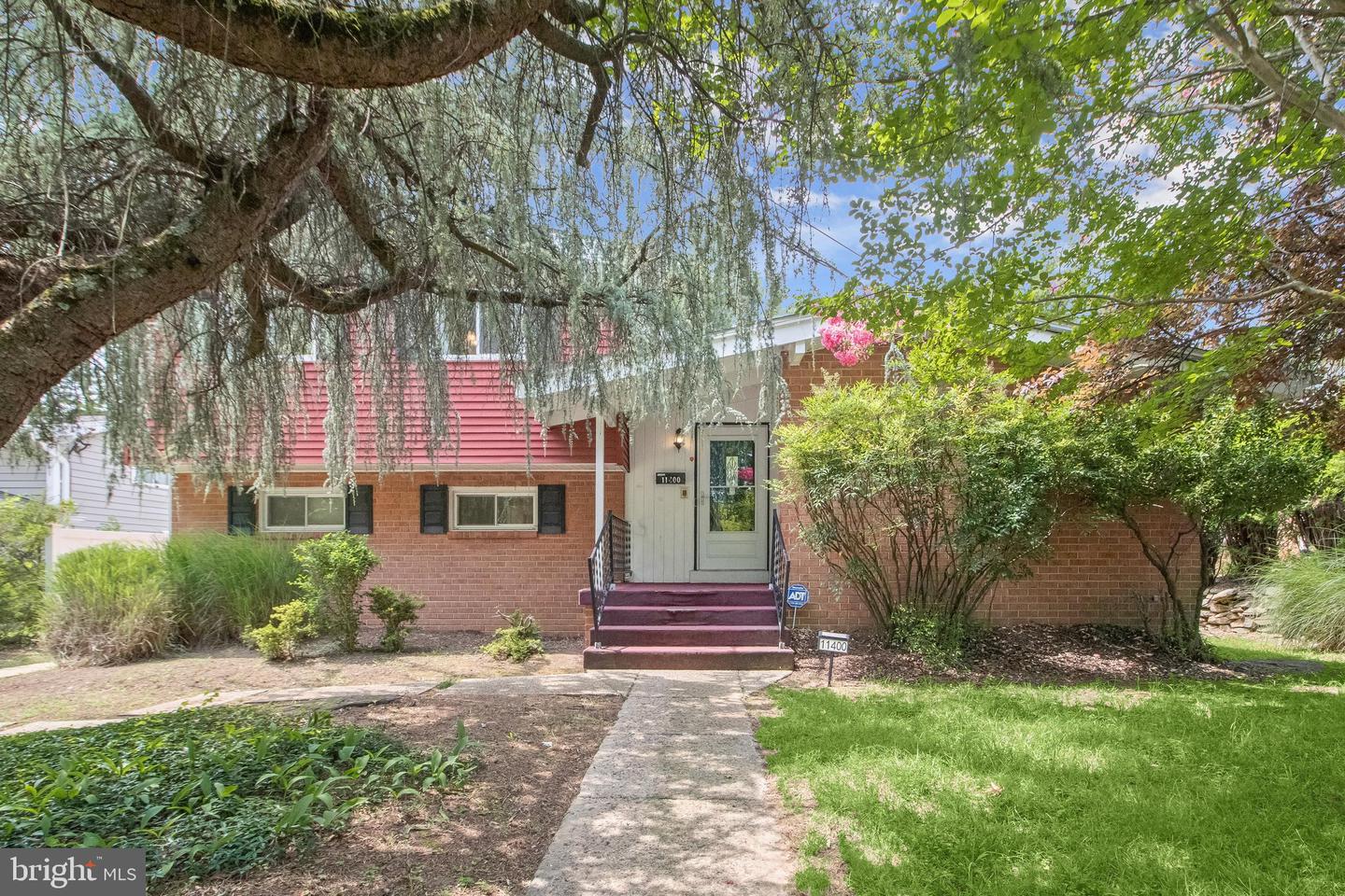 11400 Cloverhill Dr — photo