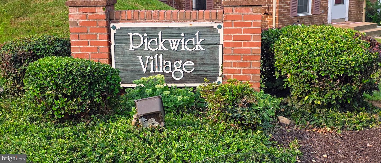 506 Pickwick Village Way — photo