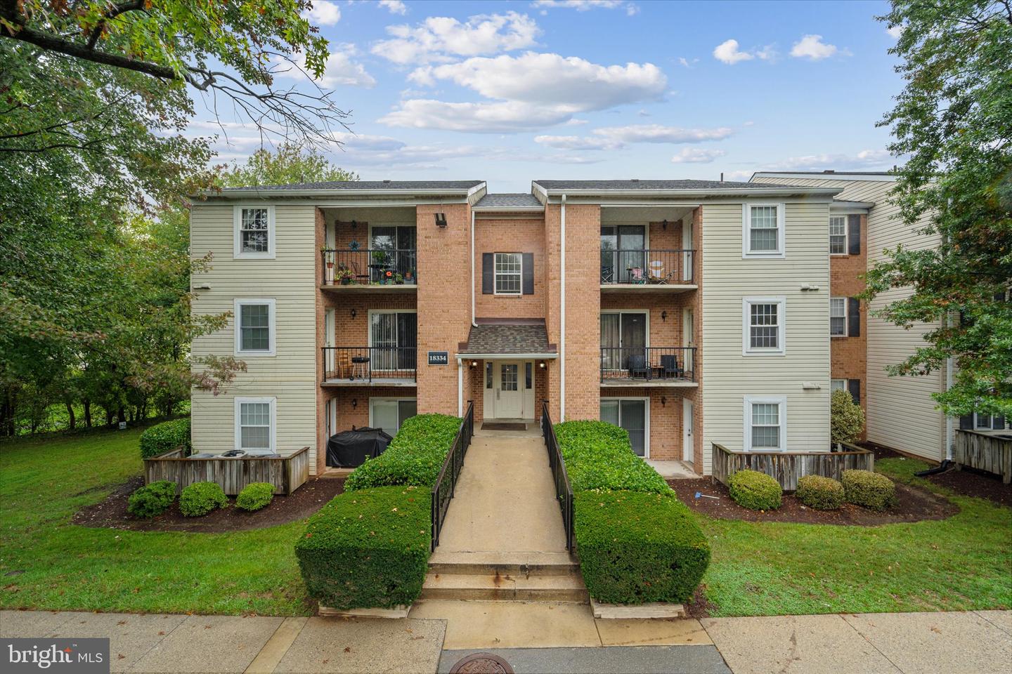 18334 Streamside Dr #303 — photo