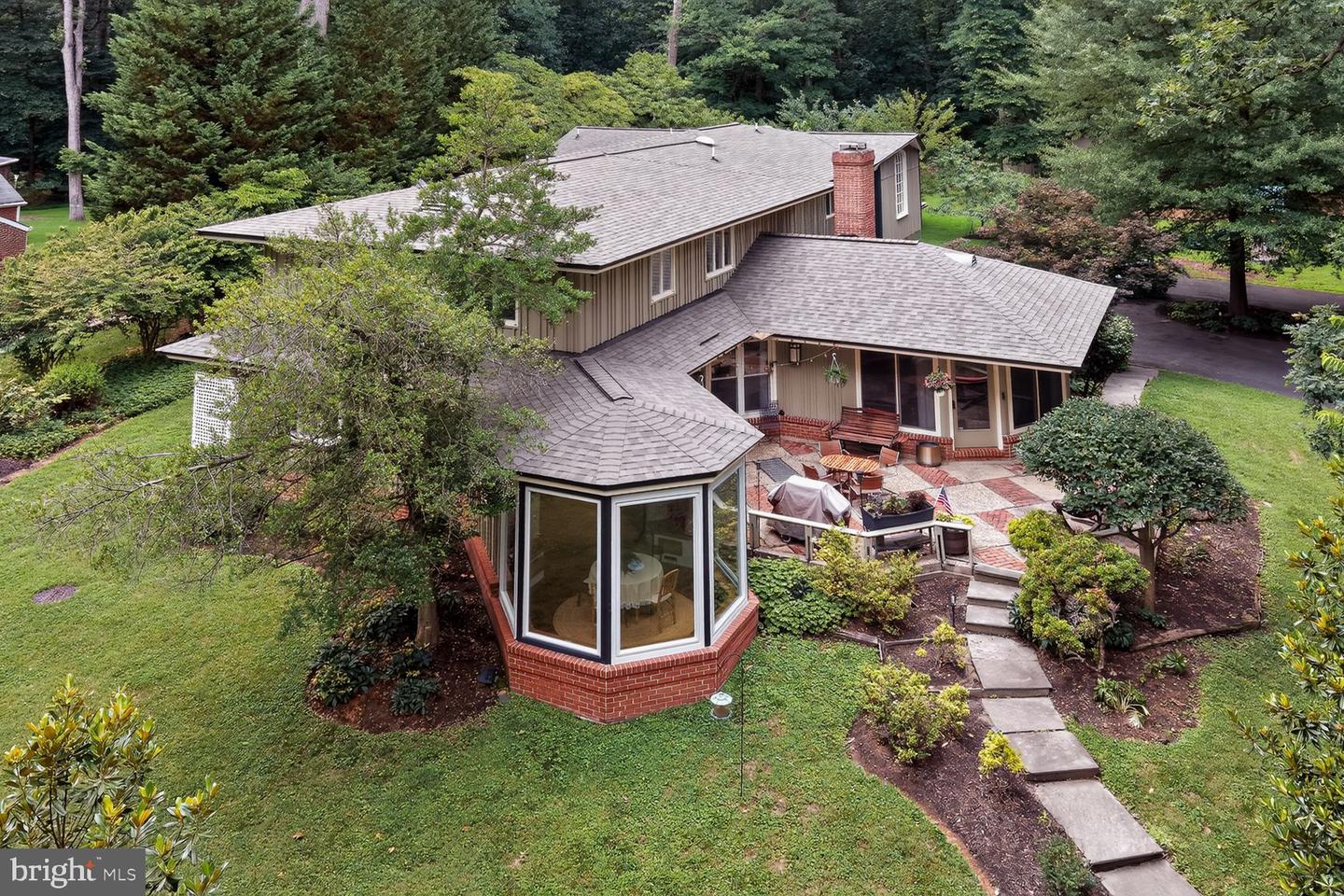 1118 Orchard Way — photo